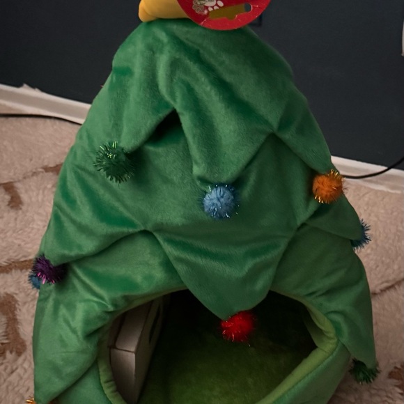 Festive Green Christmas Tree Cat Bed - Picture 1 of 4